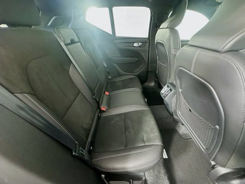 Used 2022 Volvo XC40 T5 R-Design AWD/4WD image 26