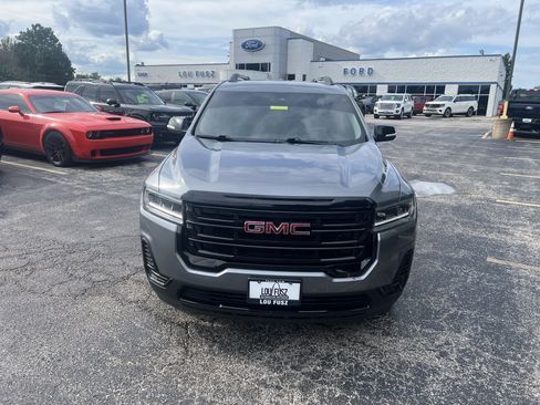 Used 2022 GMC Acadia SLE w/ Elevation Edition FWD image 3