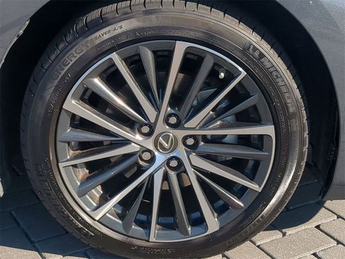 Used 2022 Lexus ES 350 w/ Premium Package image 12