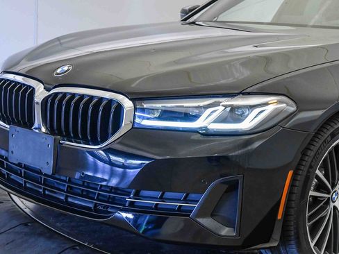 Certified 2022 BMW 530i w/ Convenience Package image 9