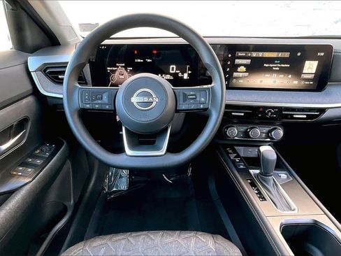 Certified 2025 Nissan Kicks SV w/ Illumination Package image 4