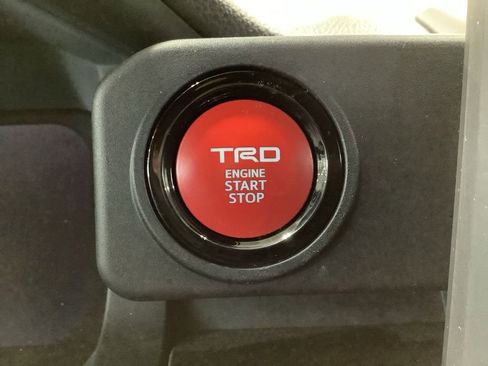 Used 2024 Toyota Tacoma TRD Off-Road image 29