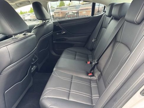 Used 2022 Lexus ES 350 Ultra Luxury image 17