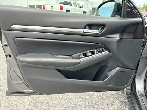Used 2024 Nissan Altima 2.5 SR w/ SR Premium Package AWD/4WD image 23