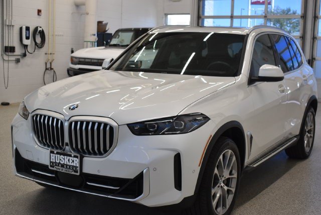 Used 2025 BMW X5 xDrive40i AWD/4WD image 9