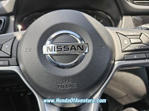 Used 2022 Nissan Rogue Sport SL AWD/4WD image 23
