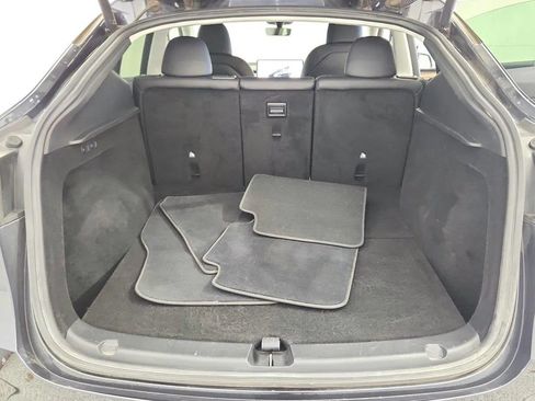 Used 2024 Tesla Model Y Long Range RWD image 36