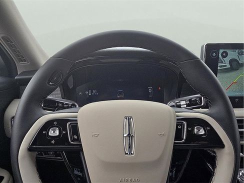 New 2026 Lincoln Corsair Premiere image 19