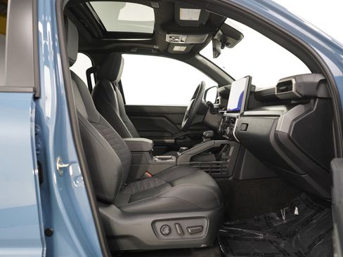 Certified 2025 Toyota 4Runner TRD Off-Road Premium image 13