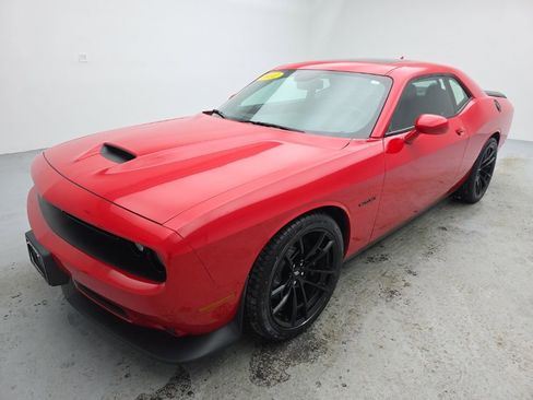 Used 2022 Dodge Challenger R/T w/ Plus Package image 6