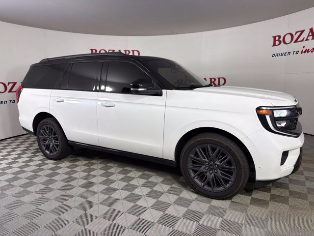Used 2025 Ford Expedition Platinum w/ Stealth Performance Package AWD/4WD image 16