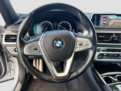 Used 2019 BMW 740i w/ Executive Package image 39