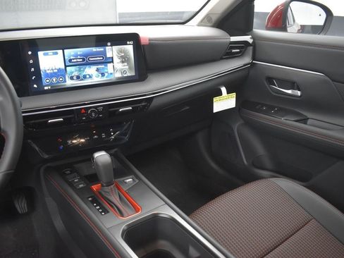 New 2025 Nissan Kicks SR image 33