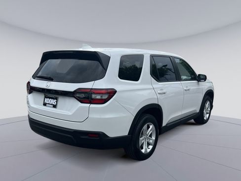 Used 2023 Honda Pilot LX image 16