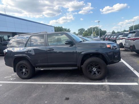 Used 2024 Toyota 4Runner TRD Off-Road Premium w/ Moonroof Package AWD/4WD image 9