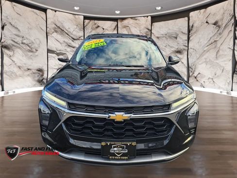 Used 2024 Chevrolet Trax LT FWD image 3