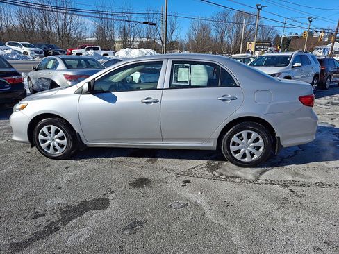 Used 2010 Toyota Corolla LE image 7