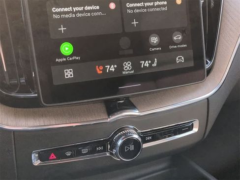 New 2026 Volvo XC60 B5 Plus w/ Protection Package Premier image 27