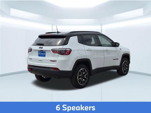 Used 2025 Jeep Compass Trailhawk AWD/4WD image 6