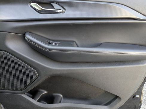 Used 2024 Jeep Grand Cherokee Altitude image 37