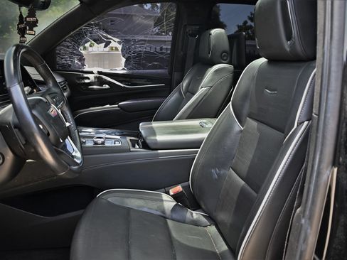 Used 2021 Cadillac Escalade ESV Sport AWD/4WD image 14