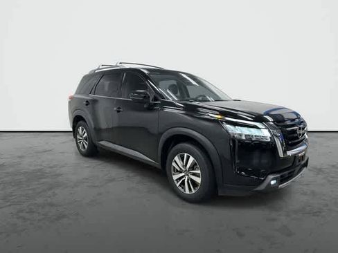 Used 2023 Nissan Pathfinder SL FWD image 5