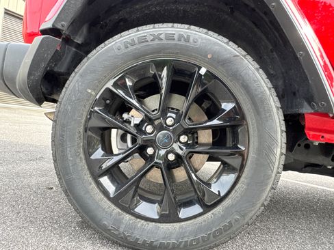 Used 2025 Jeep Wrangler Sahara w/ Safety Group image 17