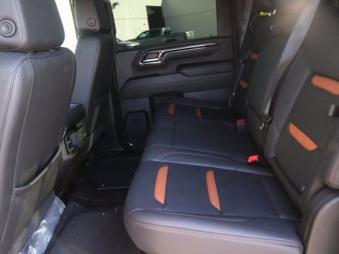 Used 2024 GMC Sierra 2500 AT4 w/ AT4 Preferred Package image 18