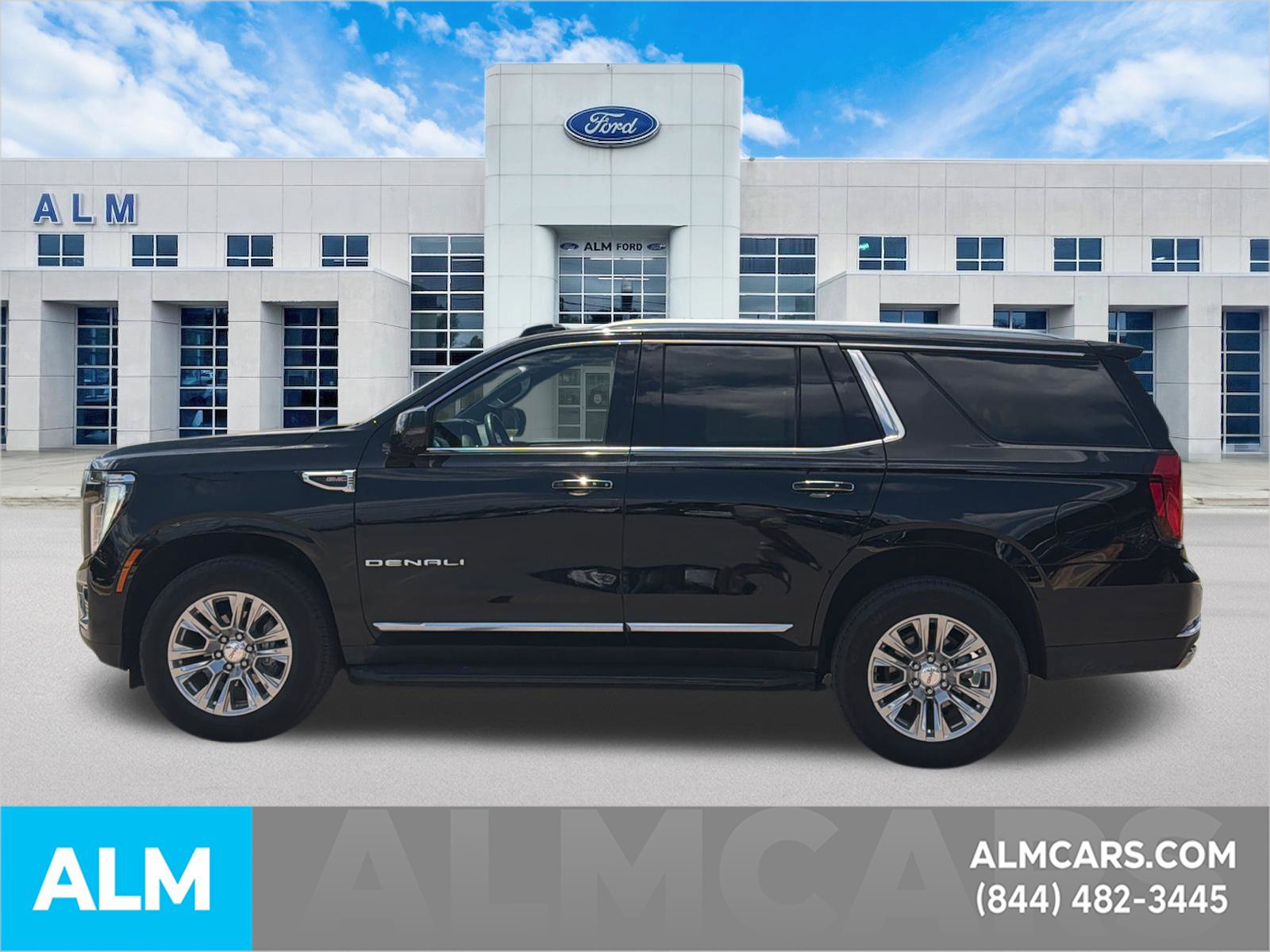 Used 2025 GMC Yukon Denali AWD/4WD image 9