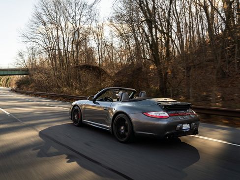 Used 2012 Porsche 911 Carrera 4 GTS AWD/4WD image 3