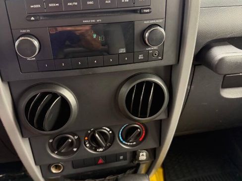 Used 2009 Jeep Wrangler Unlimited X RWD image 51