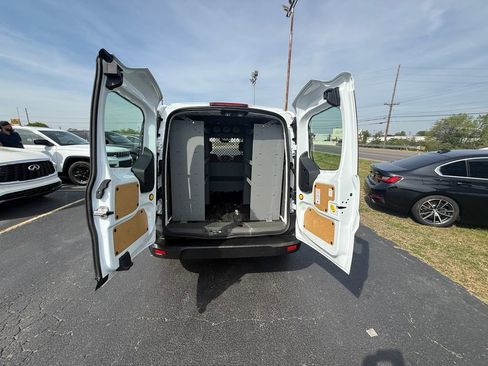 Used 2023 Ford Transit Connect XL image 5