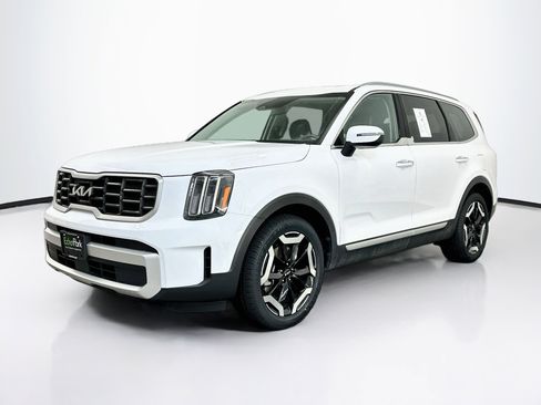 Used 2025 Kia Telluride S AWD/4WD image 3