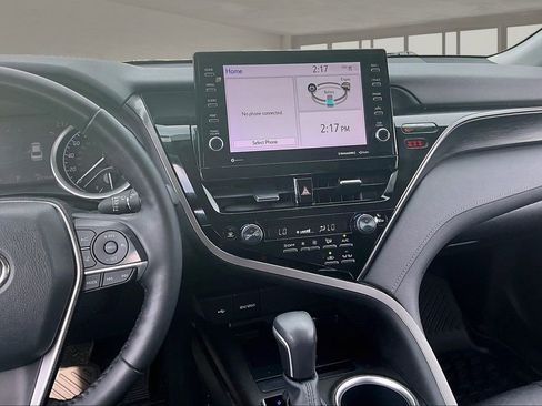 Used 2022 Toyota Camry XLE w/ Cold Weather Package FWD image 9