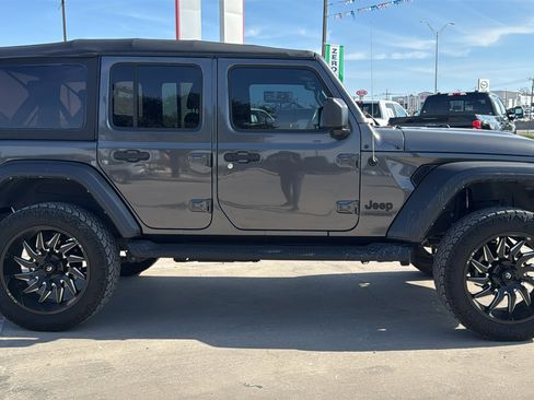 Used 2022 Jeep Wrangler Unlimited Sport image 4
