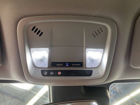 Used 2023 Chevrolet Malibu LT image 36