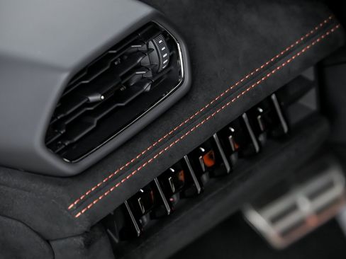 Used 2023 Lamborghini Huracan STO image 22