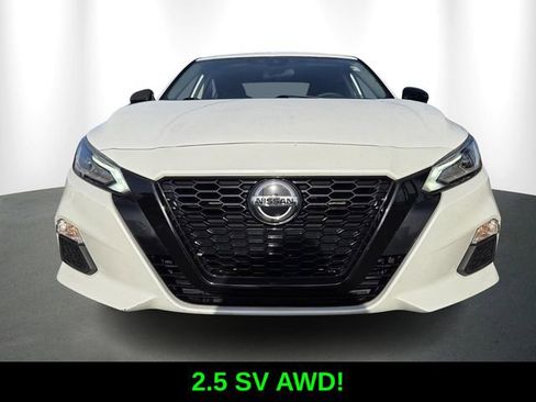 Used 2022 Nissan Altima 2.5 SV image 2