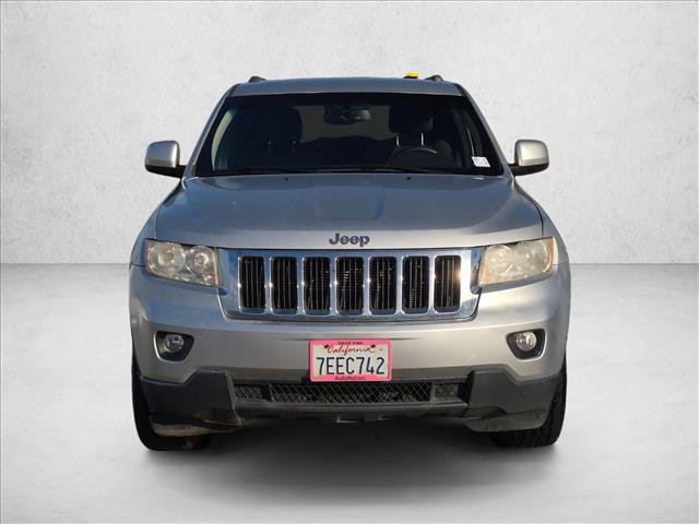 Used 2011 Jeep Grand Cherokee Laredo w/ Security & Convenience Group AWD/4WD image 2
