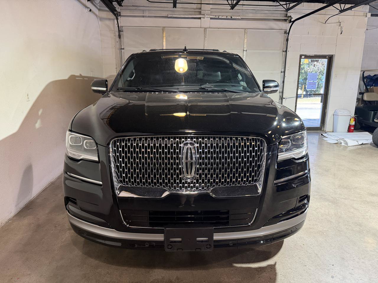 Used 2023 Lincoln Navigator L Reserve AWD/4WD image 4