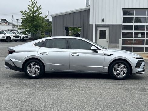 Certified 2025 Hyundai Sonata SE FWD image 14