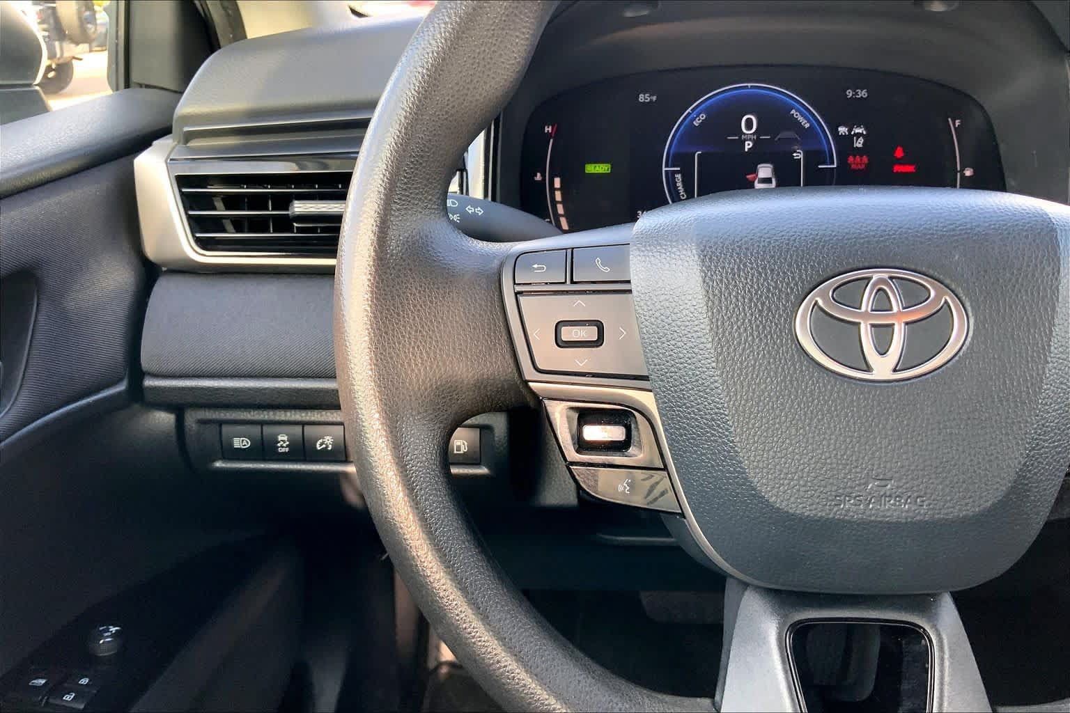Used 2025 Toyota Camry LE FWD image 23
