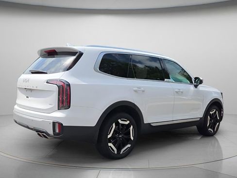 Used 2024 Kia Telluride EX w/ EX Captain's Chair Package AWD/4WD image 7