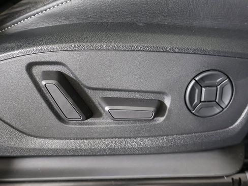 Used 2020 Audi Q3 2.0T Premium Plus w/ Premium Plus Package image 37