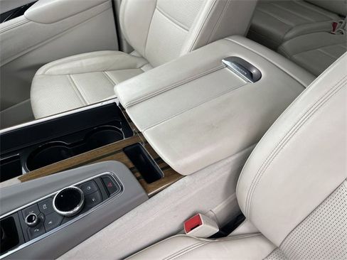 Used 2022 Cadillac Escalade ESV Premium Luxury Platinum image 21