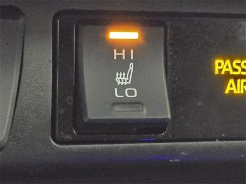 Used 2022 Toyota RAV4 XLE image 7