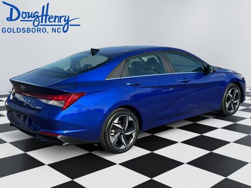 Used 2022 Hyundai Elantra Limited FWD image 6
