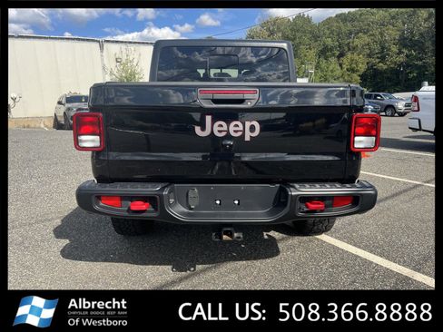 Used 2021 Jeep Gladiator Rubicon w/ Cold Weather Group image 4