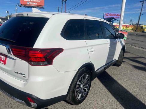 Used 2018 Mitsubishi Outlander SE FWD image 5