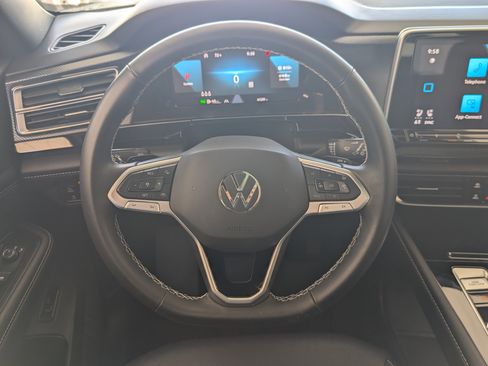 Used 2025 Volkswagen Atlas Cross Sport SEL image 24